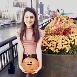 Meet your Posher, Adriana